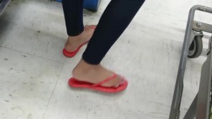 Candid Feet in Walmart - Feet-Fetishtube.com