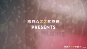 Brazzers - BrazzersExxtra Raunchy Giselle Palmer Just Trying To Earn A Small Extra College Cash
