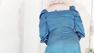 Uk tv slut Nottstvslut in blue satin sexy dress