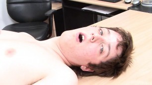 Hot guys drifting in the office to strong cum